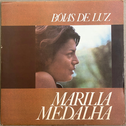 Marilia Medalha – Boias De Luz