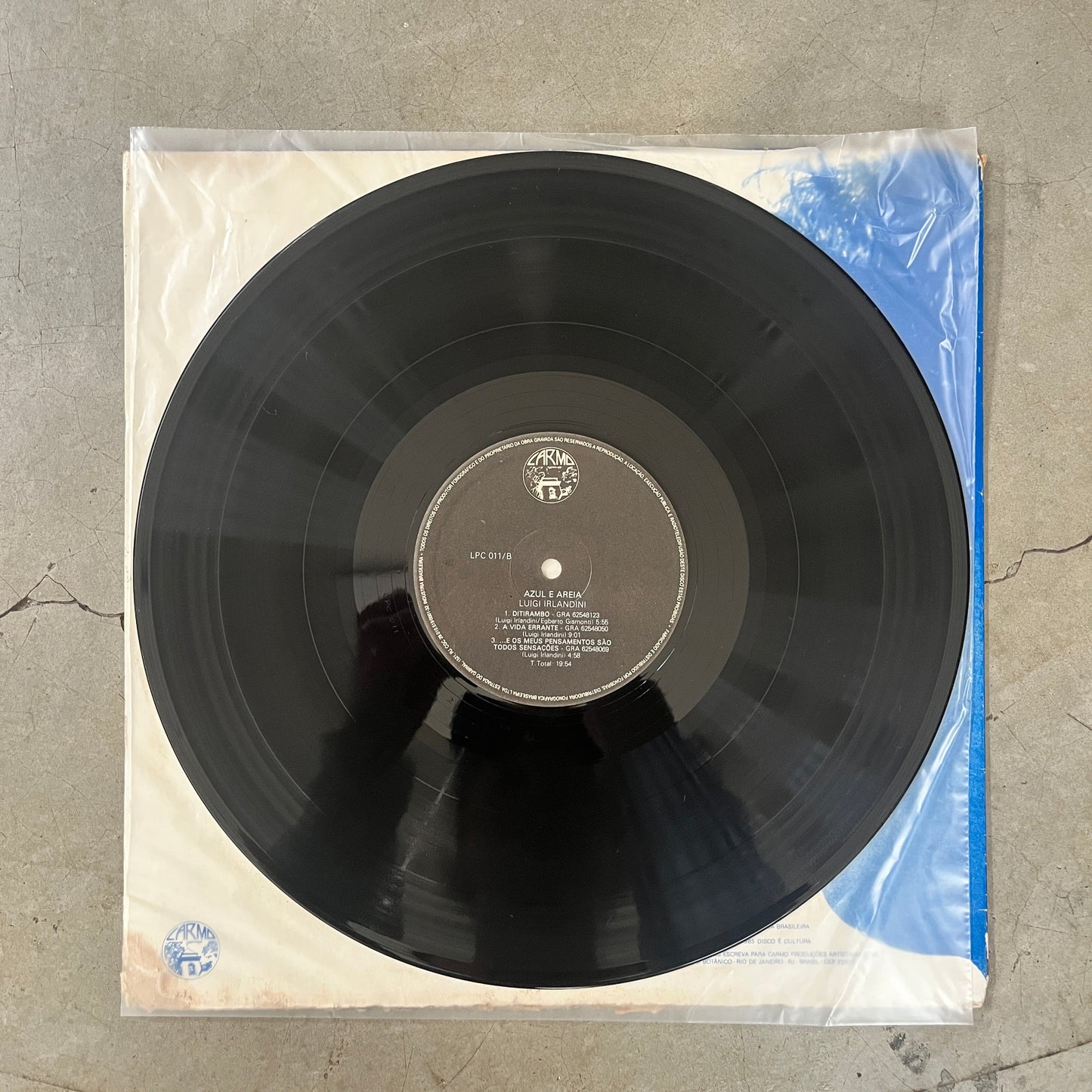 Luigi Irlandini – Azul E Areia